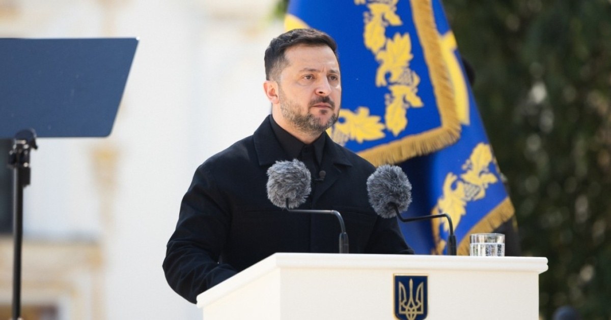 Зеленський пообіцяв рішення щодо армії після протестів і конфлікту Федорова з Сирським