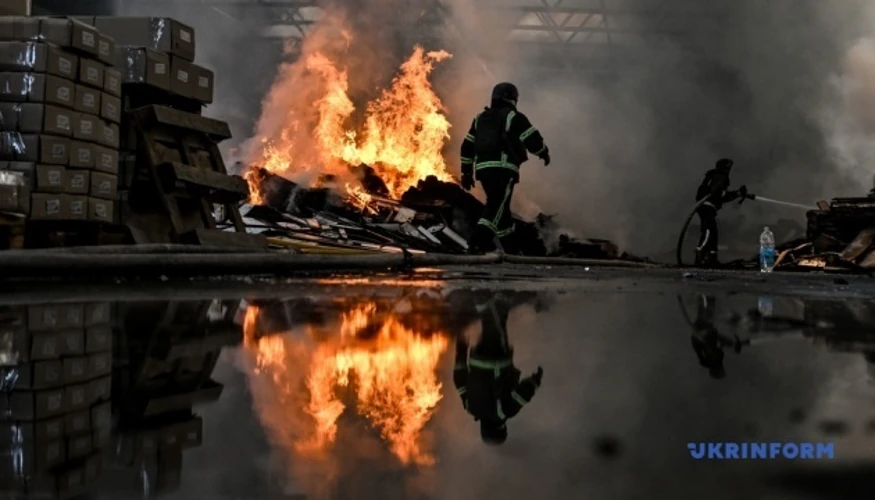 Хроніка удару по складу в Запоріжжі 6 жовтня: від перших повідомлень до підтвердження загиблого